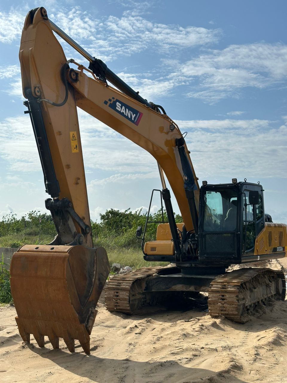 Excavators & Backhoes